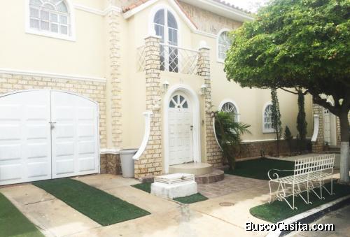 HERMOSO TONWHOUSE EN COSTA ROSMINI ZONA NORTE 