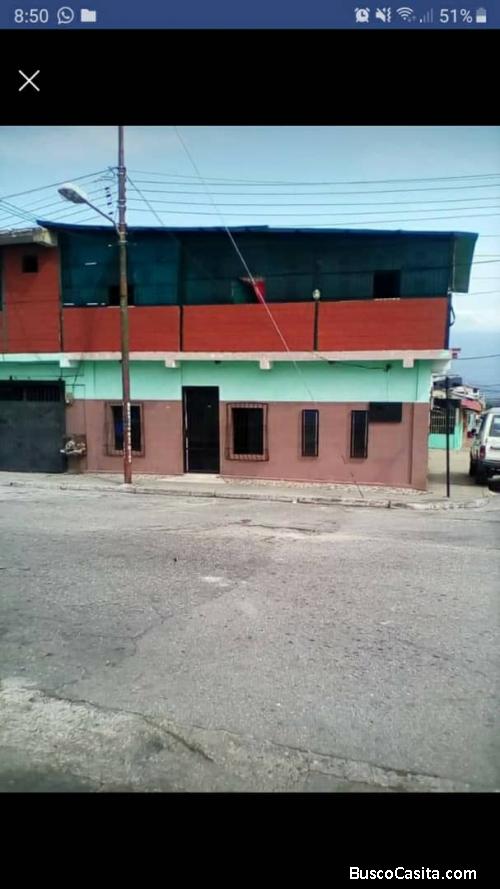 San Felipe-Yaracuy Casa de 2 plantas y garaje