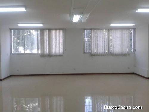 PGM Bienes Raíces Ofrece en Arrendamiento Oficina de 159 m² Aprox.Ref 300