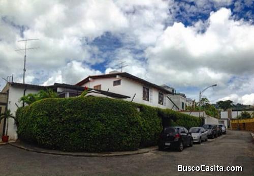 SE VENDE CASA QUINTA EN LA LAGUNITA