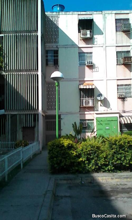 SKY GROUP Vende bello apartamento en Palo Negro, Urb. Los Naranjos, 82m2