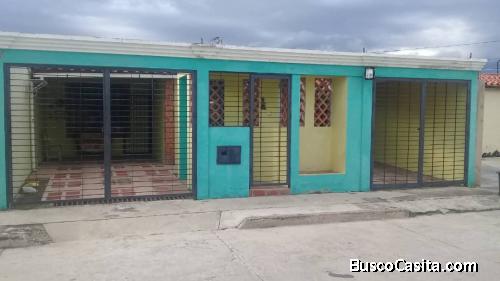 SKYGROUP VENDE CASA EN SAN JOAQUIN, ACCESO A LA AUTOPISTA, CERCA DE SUPERMERCADOS, FERRETERIA,