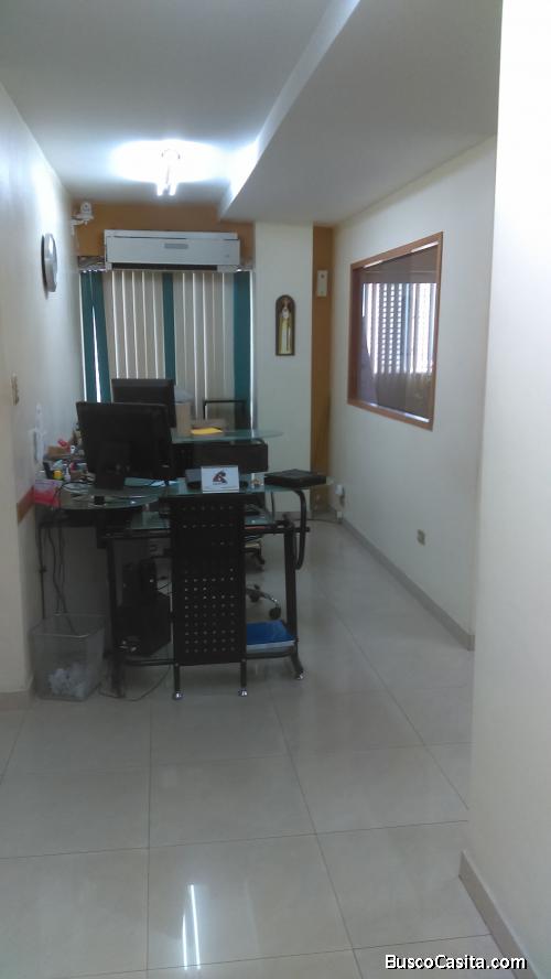 VENDO APARTAMENTO MARACAY CENTRO