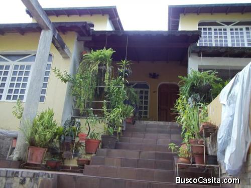 Alquilo Casa-quinta, calle acuario, El Limón, Maracay.