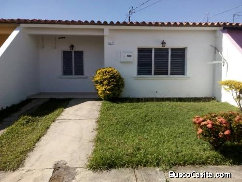 CASA EN VENTA  URB LOS BUCARES
