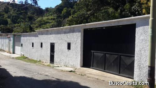 Venta casa con amplio terreno en paracotos zona residencial 