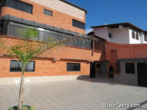 LUJOSA CASA EN PARQUE EL RETIRO