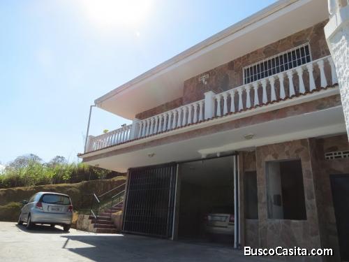 BELLA CASA EN CLUB PAN DE AZÍCAR, COLINAS E CARRIAZL