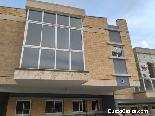 Townhouse en Colinas de Guataparo, VB19-16