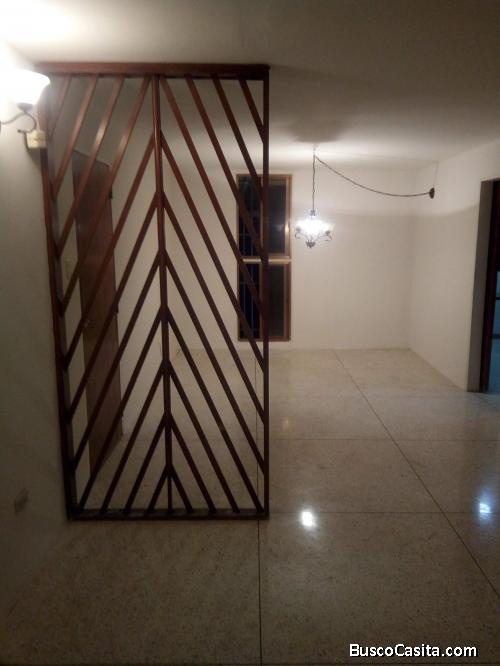 $ 17.000 Apartamento en Venta Av Mariño Maracay