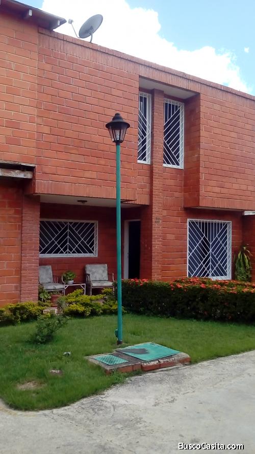 Vivienda de dos plantas en Turmero Estado Aragua