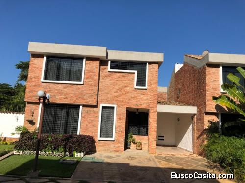 Casa En Venta Urb. Piedras Pintadas, Valencia. MR19-29