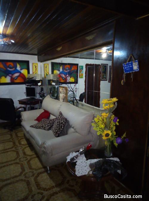 APARTAMENTO EN LAS LOMAS DE URDANETA BLOQUE 10 CATIA