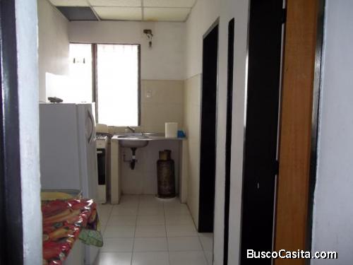  Alquilo anexo solo para caballero estudiante, La Coromoto, Mcay.