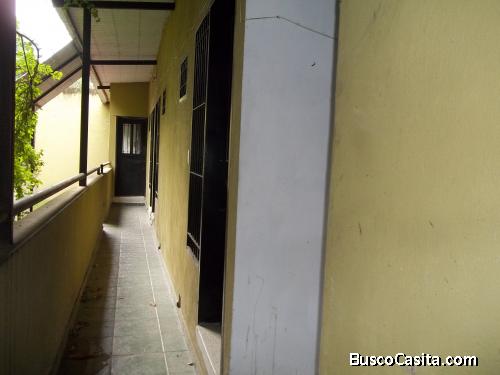  Alquilo edificio con 8 habitaciones el limón, Maracay.