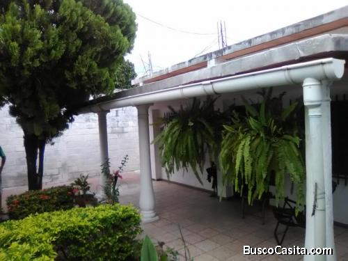 Vendo práctica y perfecta casa, la candelaria, el limón.