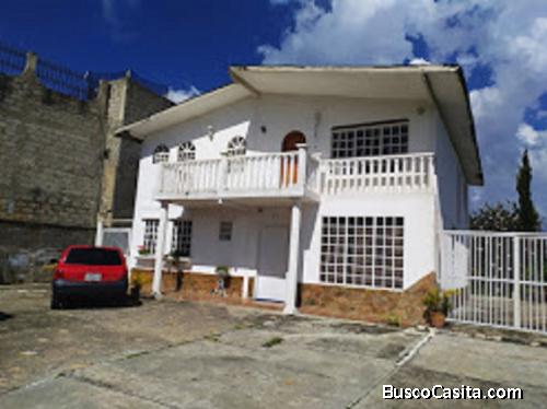 CASA CERCA DEL COLEGIO VARGAS, VIA SAN DIEGO DE LOS ALTOS