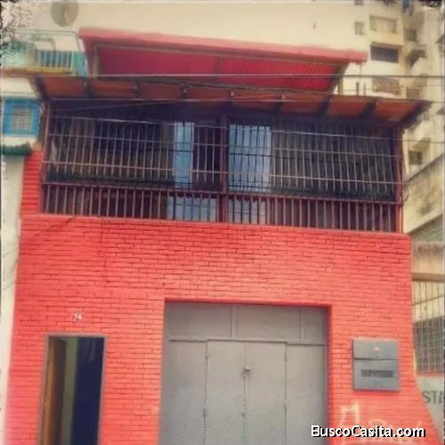 Casa con Local Comercial en la Candelaria