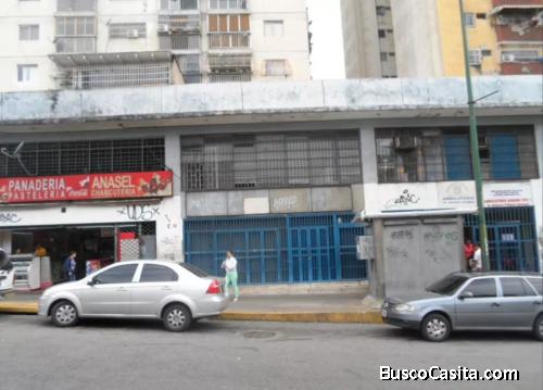 Local Comercial entre Av Pateon y Av Fuerzas Armadas