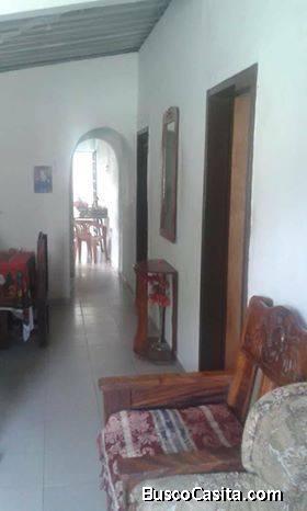 CASA CÓMODA EN INDEPENDENCIA / YARACUY