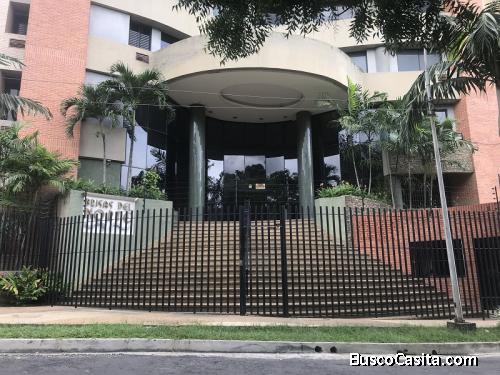 Apartamento En Venta Urb. Las Chimeneas, Valencia. YB19-37