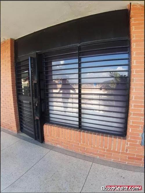 Local comercial en el CC. lomas de la esmeralda 35 mts