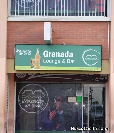 SE VENDE LOCAL COMERCIAL DUPLEX C. C. GRANADA