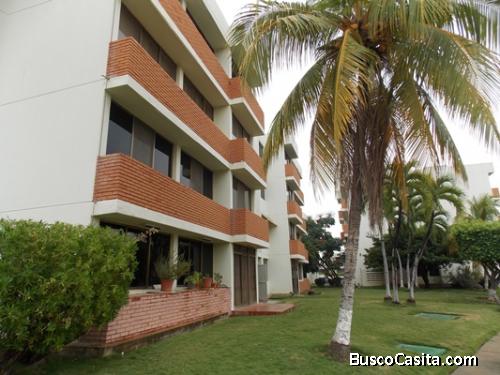 Vendo Apartamento Planta Baja Remodelar C.R Flamingo Lecheria 3 habitaciones