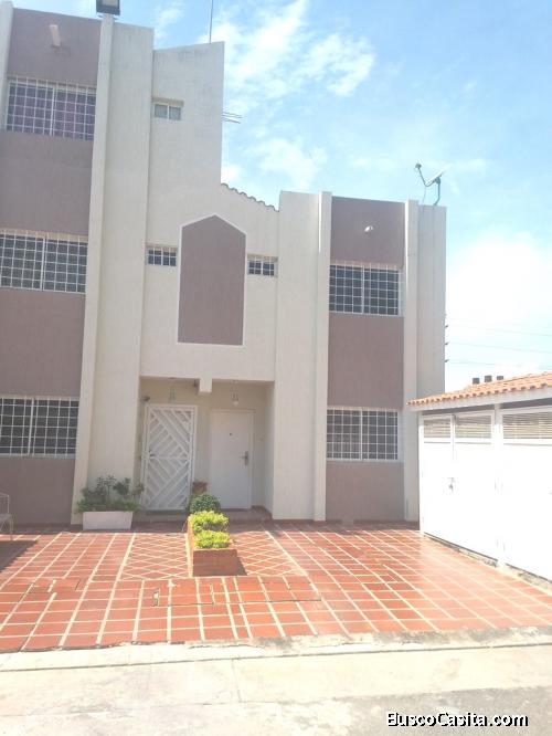 SuEspacio Bienes Raíces,C.A Alquila Town Housel - Ciudad Ojeda