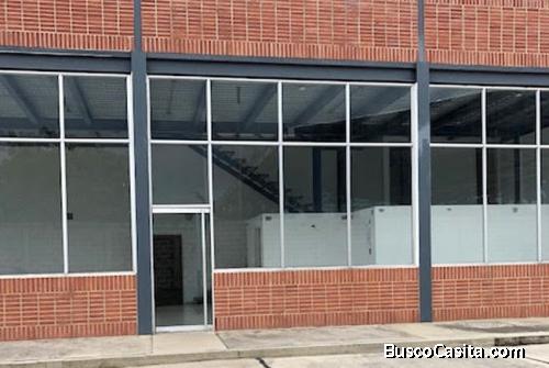 Yamily Ochoa Vende Galpón Zona Industrial La Quizanda - YGL5