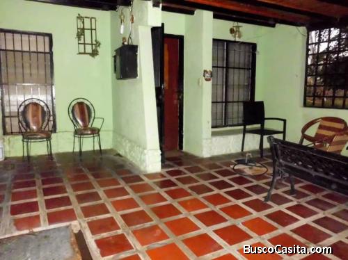 SKY GROUP Vende favorable y cómoda casa en Urb. ciudad Jardín, ubicada en Cagua-Edo. .Aragua