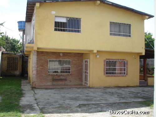 SE VENDE BELLA CASA ZONA COMERCIAL CABUDARE