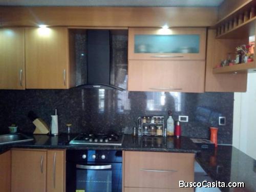 Remodelado y bellisimo apartamento al lado de la estación del Metro Parque Carabobo