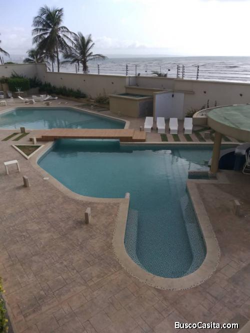 Apartamento en Res. Roca Marina Tucacas con hermosa vista al mar