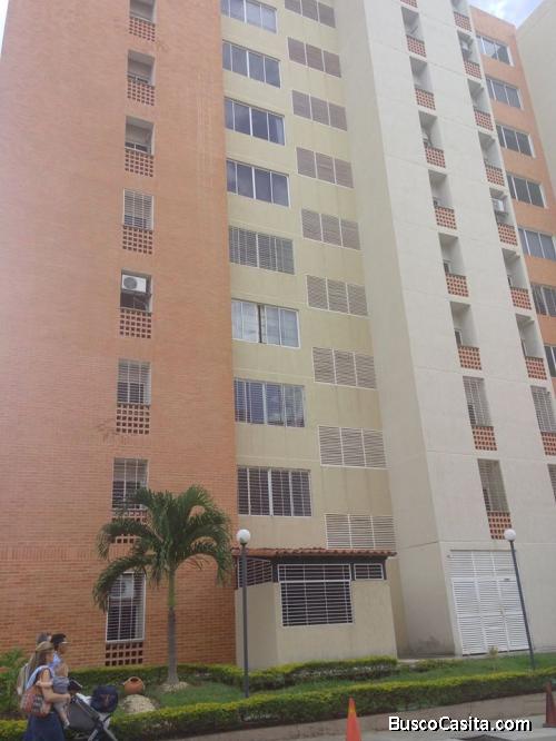 Zoraida Araujo Vende Apto. en Res. Doral Country Mañongo