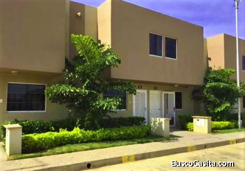 Bello Townhouse En Mar De Oriente Nva Barcelona
