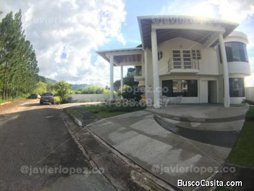 Casa (519,86m²) Urb. Tachira Country Club