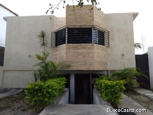 SKY GROUP, Vende Hermosa Casa en Lomas del Manzano, Código: SOC-092
