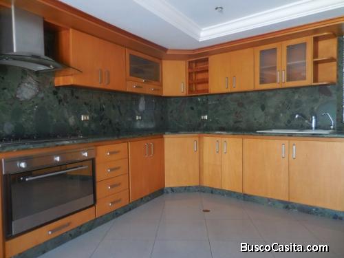 SKY GROUP Vende Cómoda, amplia y confortable casa ubicada al Este de Barquisimeto SOC-067