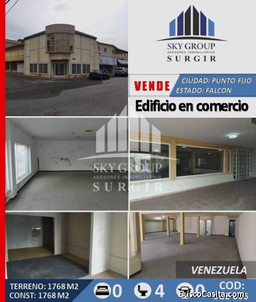 Edificio con locales comerciales en zona comercial de la Ciudad.