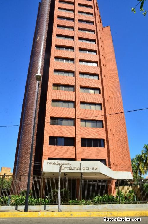 ♾ En Venta Hermoso Apartamento en Resd. Giraluna
