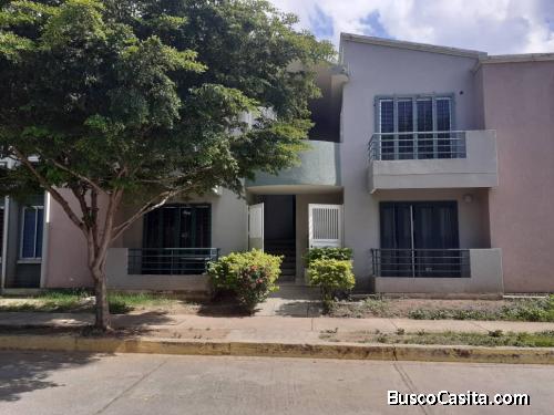 Zoraida Araujo Vende Town House en Los Guayos 