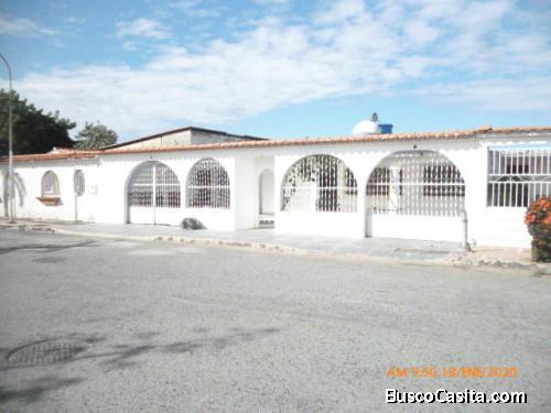 Casa/Quinta en la Urbanizacion Los Overos Norte I Etapa 301 m2