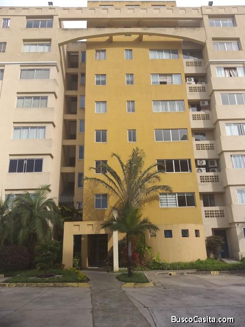 Zoraida Araujo Vende Apto. en Res. La Granja Country Club