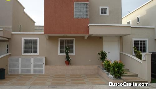 VENTA CASA REMODELADA EQUIPADA CIUDAD ROCA