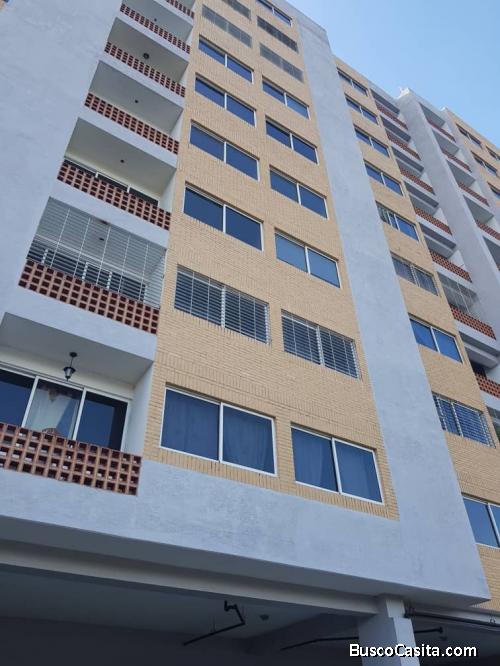 Apartamento en Naguanagua, Res. Isla Turkesa. FOA-781