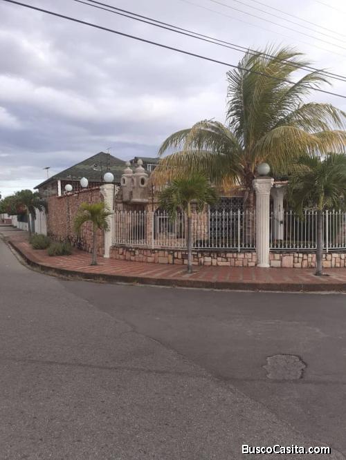 Quinta en esquina maracay fundacion Mendoza 