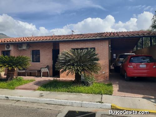 Zoraida Araujo Vende Casa en Las Trianas San Diego