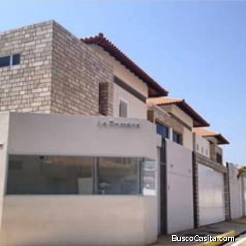 Casa en Residencias La Romana en Gris