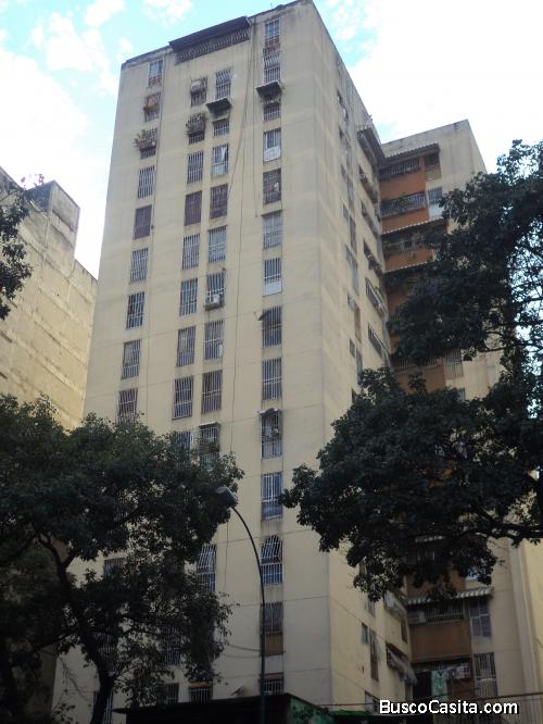 APARTAMENTO EN VENTA EN LA AVDA BARALT 
